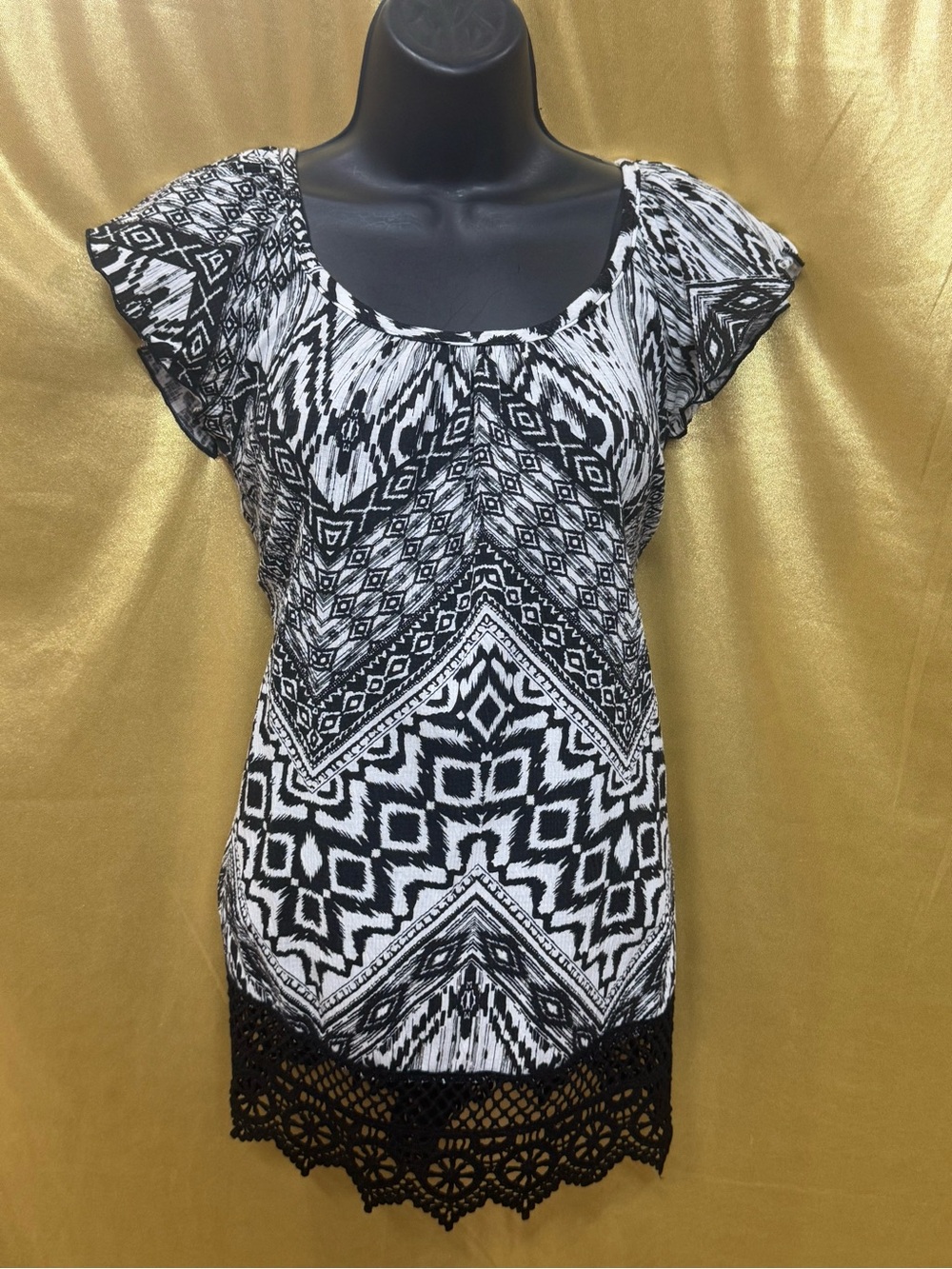 French Laundry Geometric Print Crochet Hem Tunic Top - Size M NWT